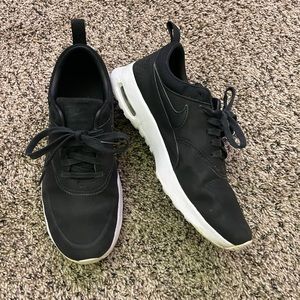 Women’s nike airmax thea